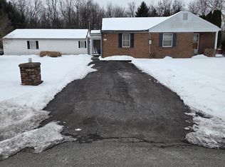 223 Woods Dr, Mechanicsburg, PA 17050