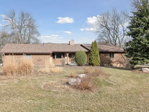 10339 Wildwood Cir, Bloomington, MN 55437