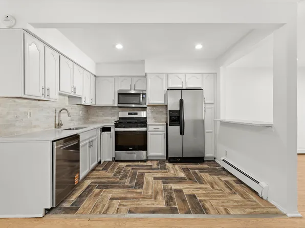 95a Ferry Street image 3 of 13