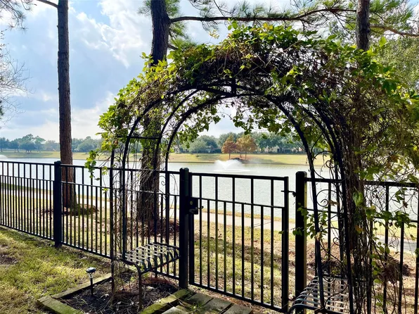 8847 Aberdeen Park Dr, Houston, TX 77095