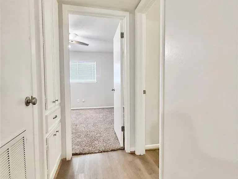321 E Cedar St #9 — Photo 16