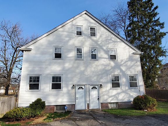 3rd image of 74 Harriman Ave