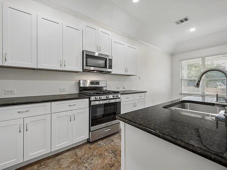 Maiden Grass Dr — Photo 15