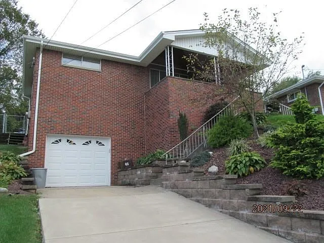 1330 Worthington Ave photo 1
