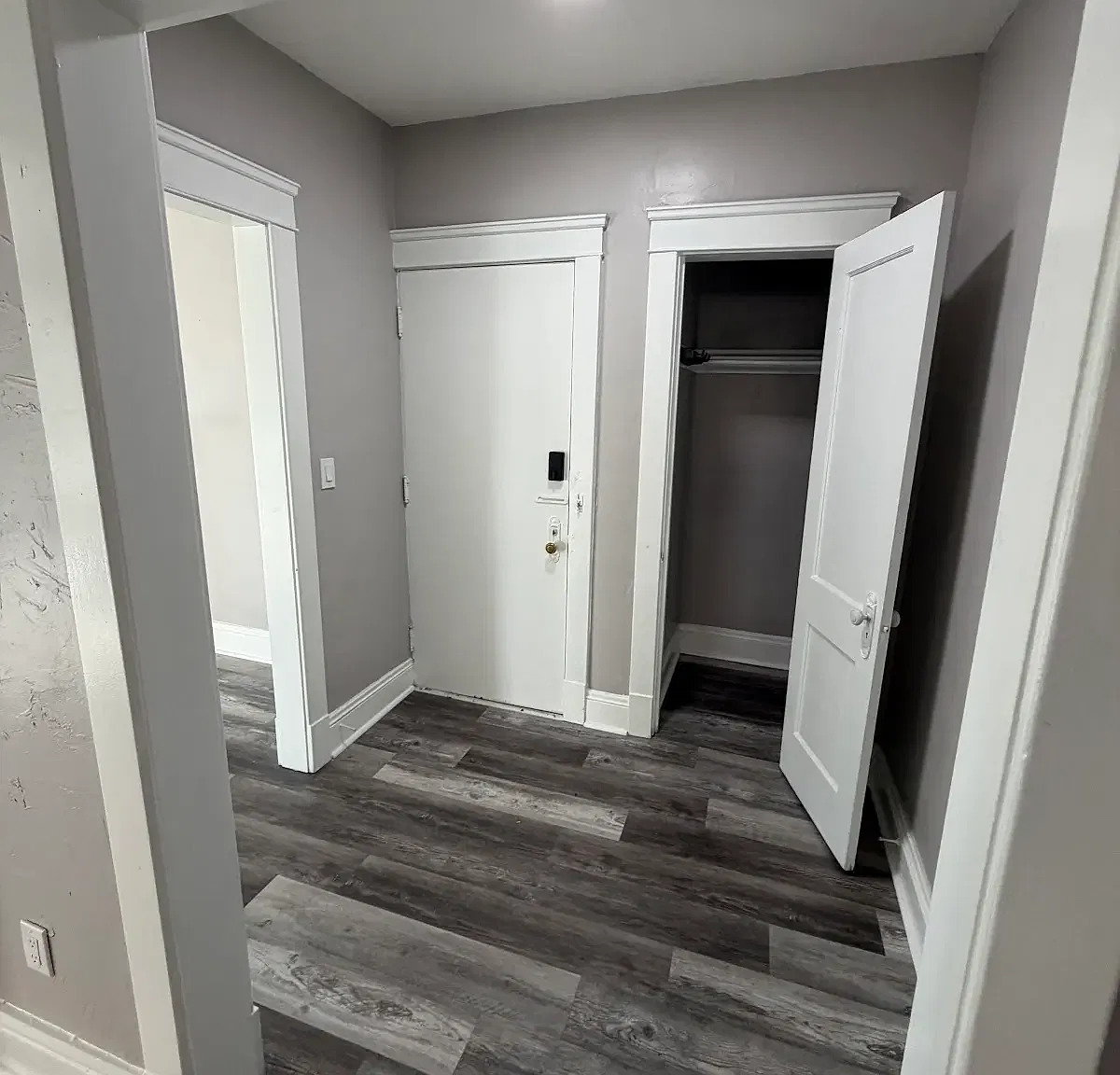 2 bed, 1100 sqft, $1,500 — Photo 3