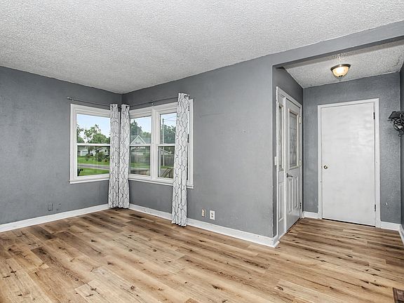 4th image of 618 South St