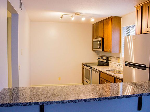 4th image of 2430 Q St #7
