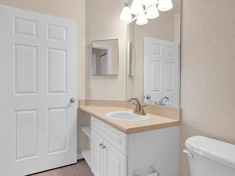 343 SE Rogers Ct — Photo 11