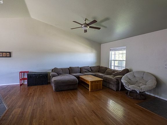 3rd image of 114 18th St