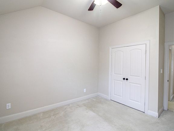 3rd image of 215 Wooded Creek Ave