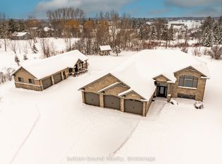 905 27th St W, Georgian Bluffs, ON N4K6V5