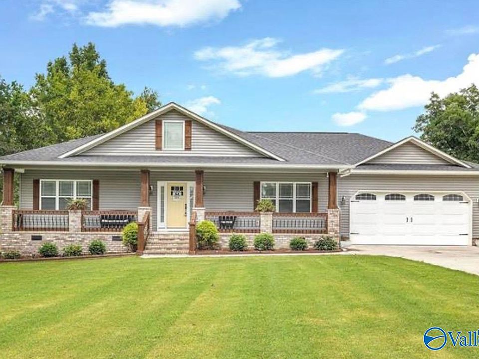 1st image of 2265 Oak Dr