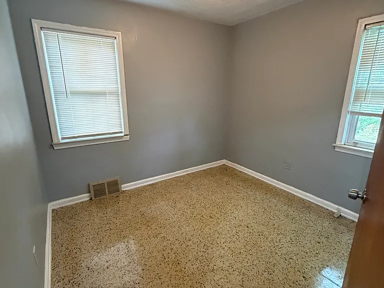 8046 Greenlawn St — Photo 8