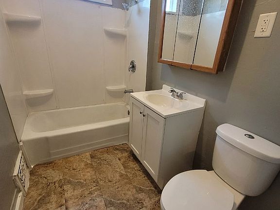 5th image of 109 S 16th St #1/2