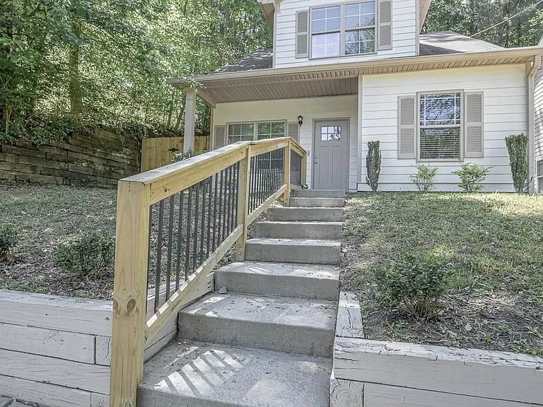 70 Gardenia Dr NW — Photo 3