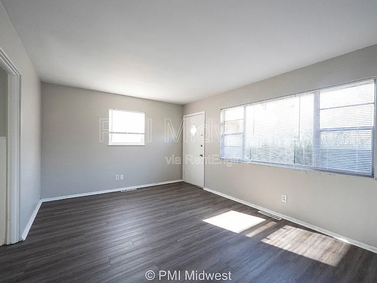 5843 Woodside Dr — Photo 5