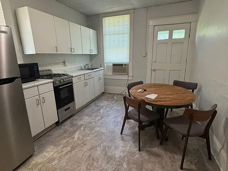 540 Glendalyn Ave — Photo 12