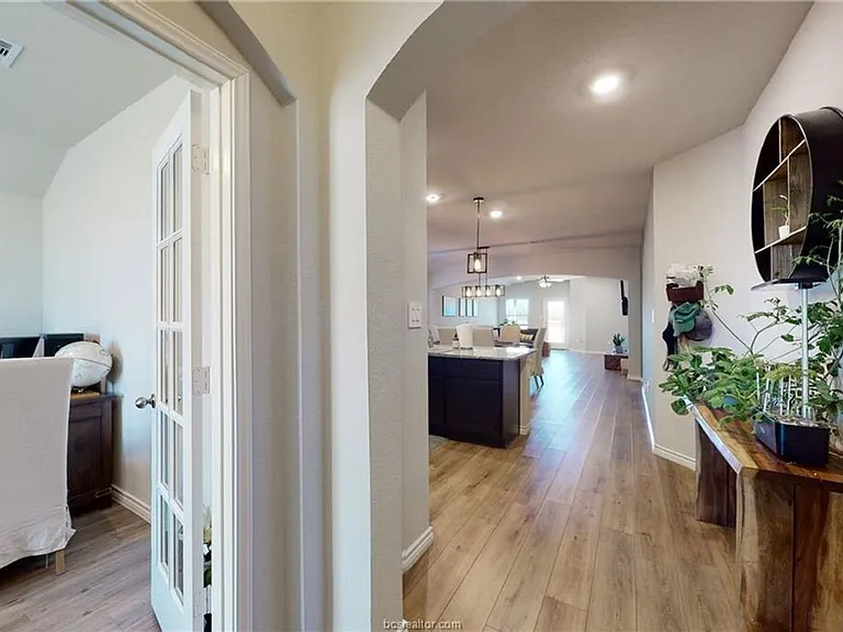 6214 Darlington Ave — Photo 11