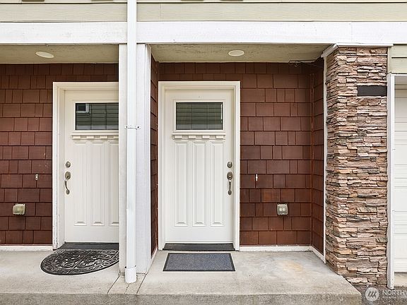 2nd image of 17520 12th Avenue NE #B
