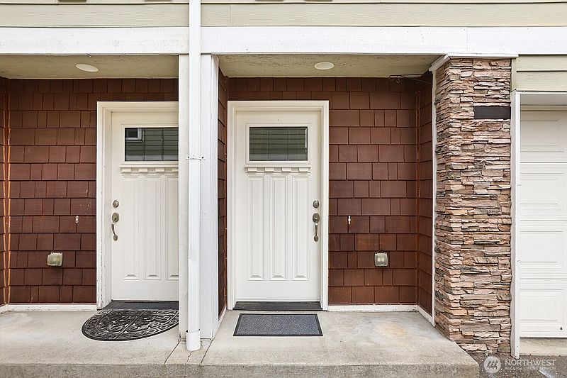 2nd image of 17520 12th Avenue NE #B