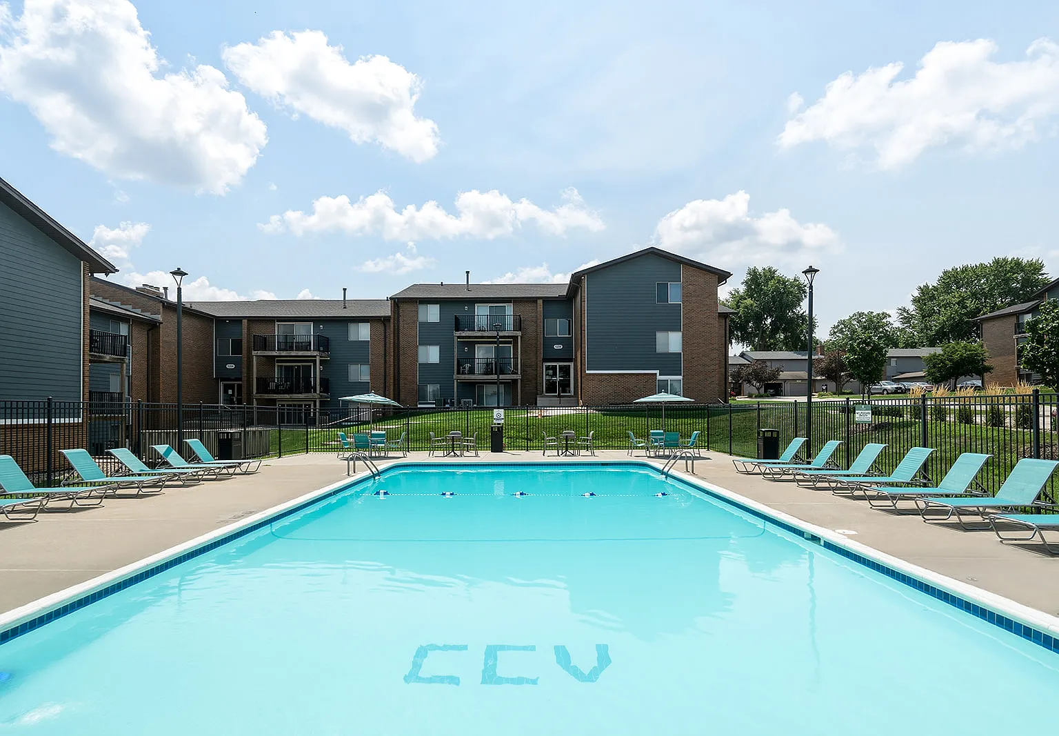 Country Club Village — Photo 2