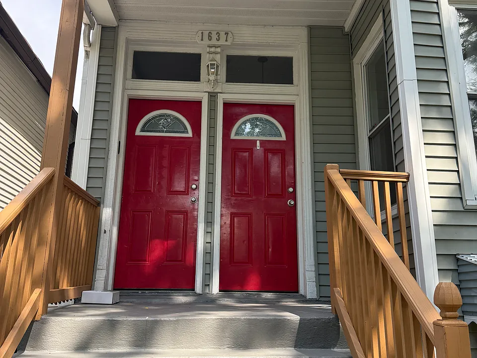 1637 N Maplewood Ave #1