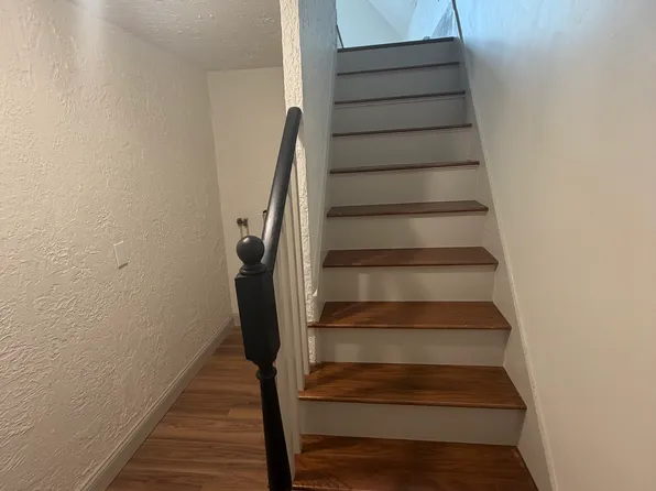 118 Butterfield St, Lowell, MA