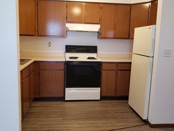 4th image of 1409 E Iowa Ave #24