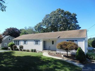 28 Lloyd Rd, Waterford, CT 06385