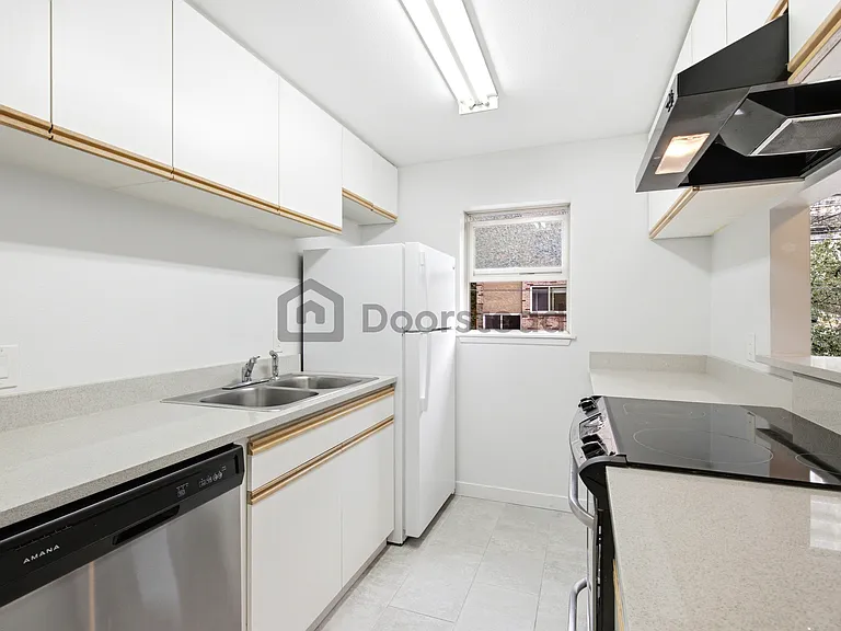 601 Summit Ave E #203 — Photo 17