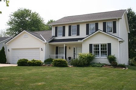 3 bedroom Colonial