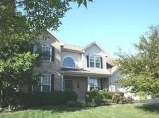 2048 Mark Cir, Bolingbrook, IL 60490