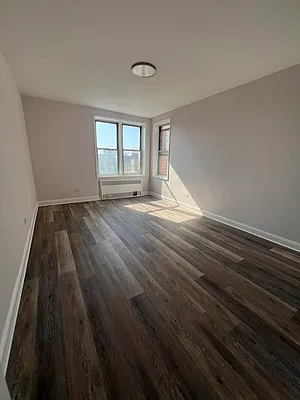 Rented by Standard Living Realty Inc | media 6
