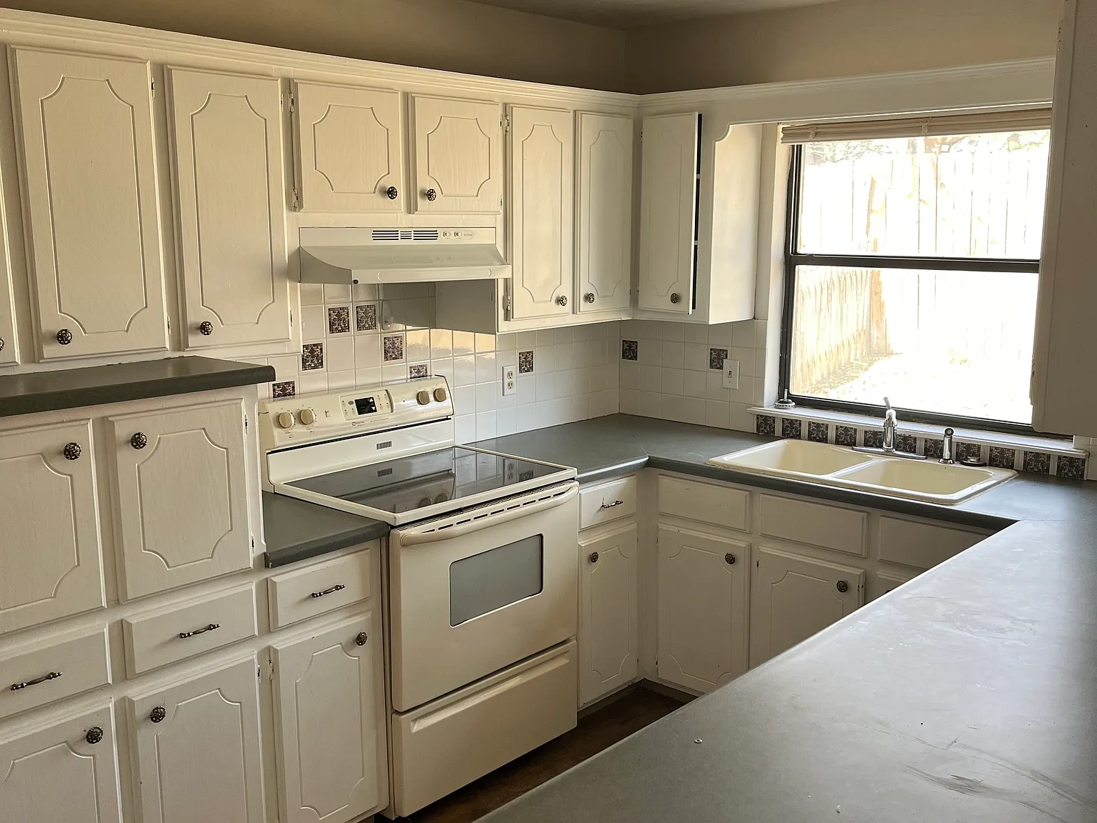 4 bed, 1980 sqft, $1,900 — Photo 3