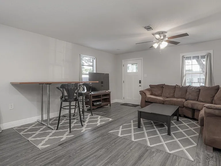 1428 E Mohawk Ave — Photo 7