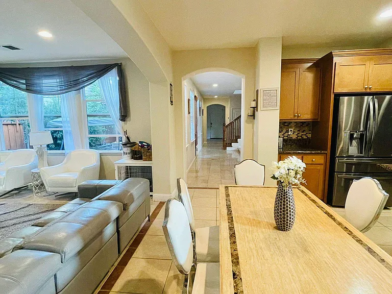 381 W Alameda Dr — Photo 22