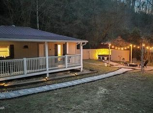 814 Gnatty Branch Rd, Sevierville, TN 37876