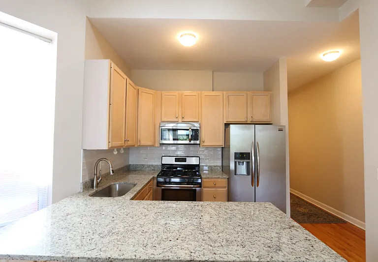 3144 S Prairie Ave #3S — Photo 9