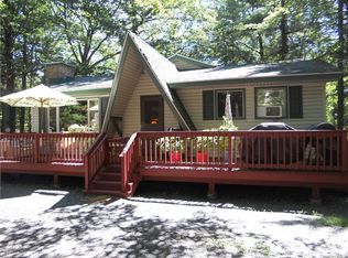 188 Wild Acres Dr, Dingmans Ferry, PA 18328