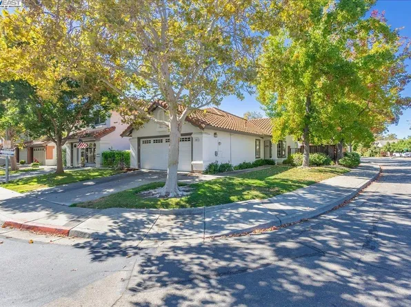 1601 Holly Cir, Pleasanton, CA 94566