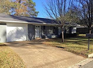 604 N Sunset St, Carthage, TX 75633