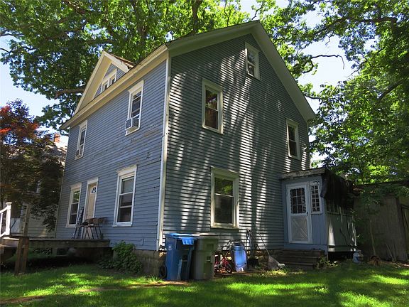 2nd image of 1031 Catherine St
