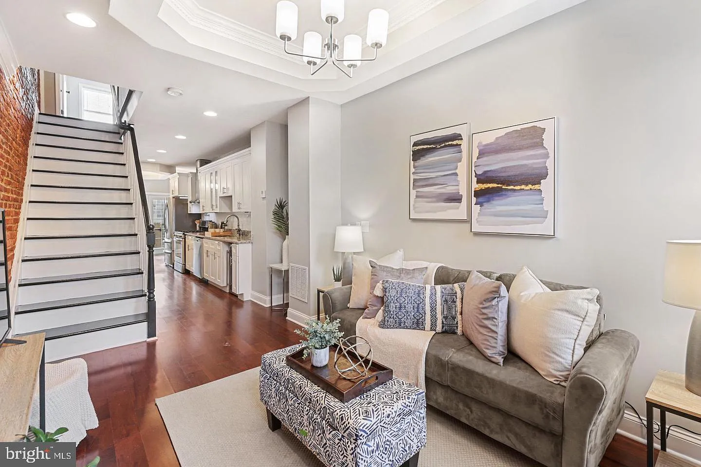 3 bed, 3.0 bath, 2817 sqft, $3,300 — Photo 1