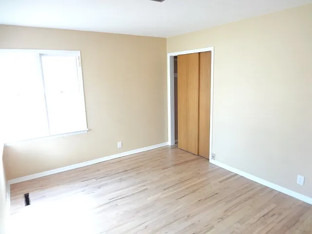 1009 W Mulberry St — Photo 3