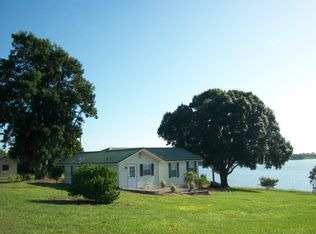 205 Maxcy Quarters Rd N, Frostproof, FL 33843