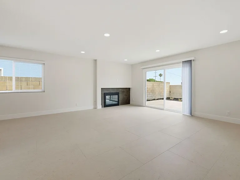 19022 Summerfield Ln — Photo 6
