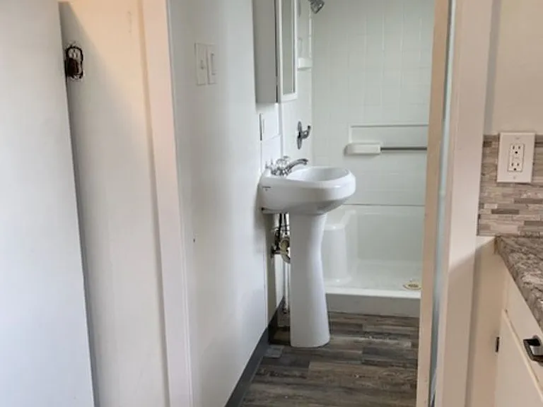 301 SW Isaac Ave — Photo 9