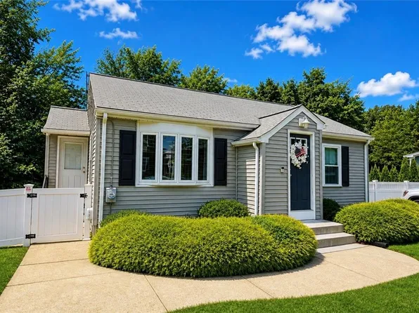 10 Biltmore Ave, Cumberland, RI 02864