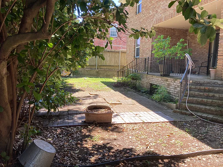 3025 Jefferson Ave — Photo 3