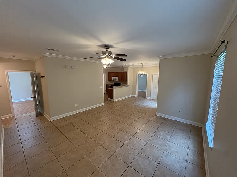 4441 Burbank Dr #906 — Photo 7